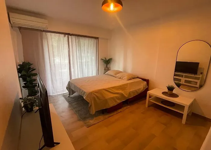 Joli Au Centre De Les Pins Apartment